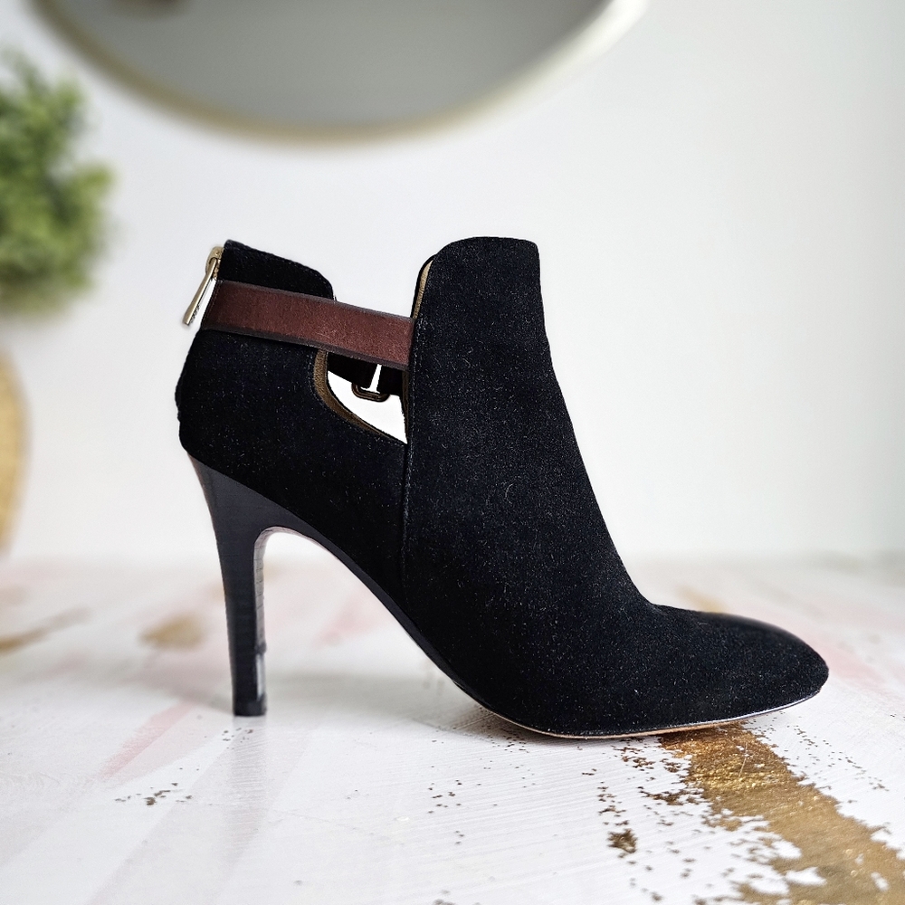 Coach "Ann" Black Suede Leather Elegant Booties Buckle Boots Heels Shoes Size 8B - Picture 8 of 15